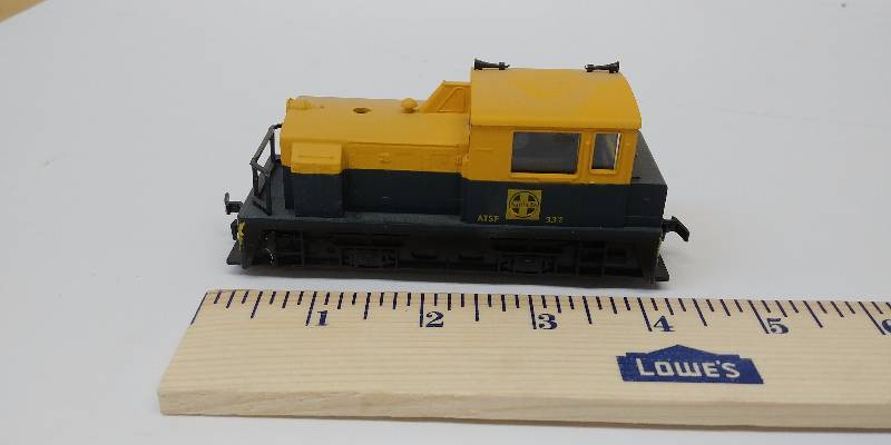 lot 4082 image: HO Scale Locomotive