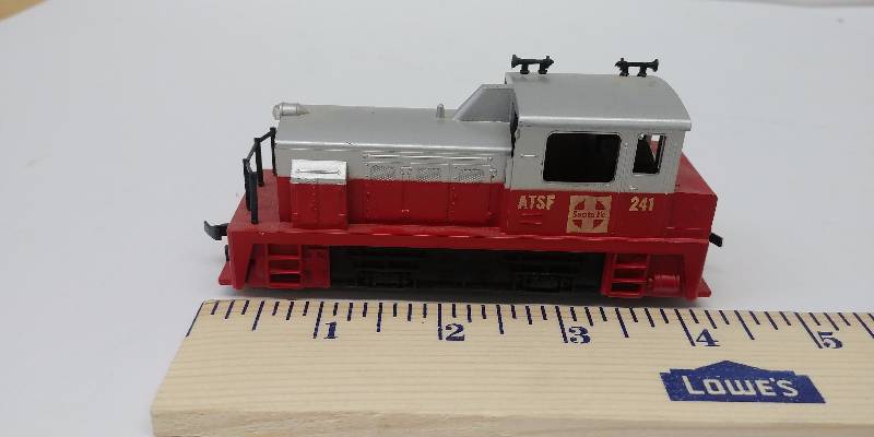 lot 4083 image: HO Scale Locomotive