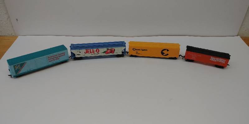 lot 4084 image: HO Scale Train Car Lot