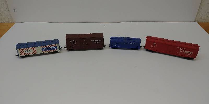 lot 4085 image: HO Scale Train Car Lot