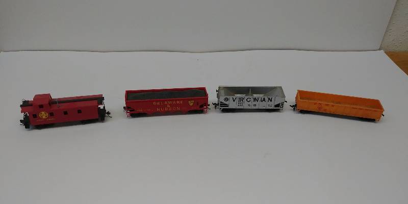 lot 4089 image: HO Scale Train Car Lot