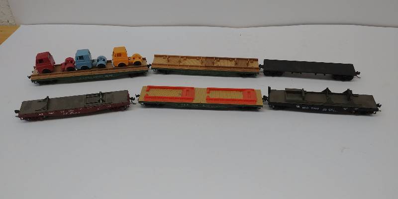 lot 4094 image: HO Scale Train Car Lot