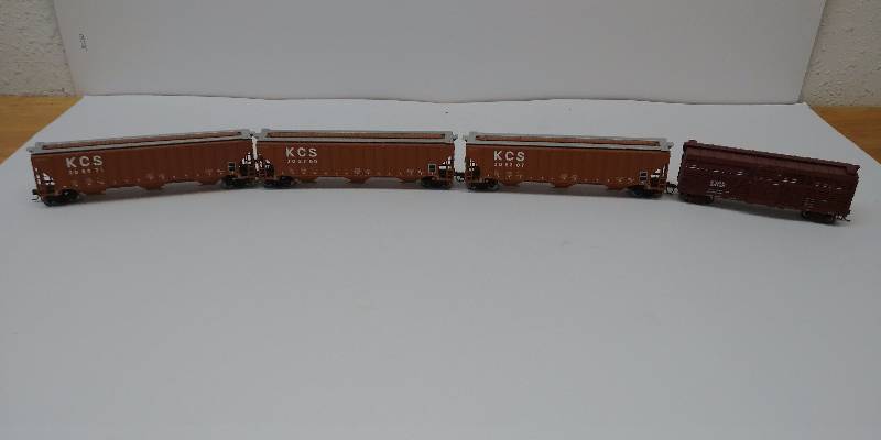 lot 4096 image: HO Scale Train Car Lot