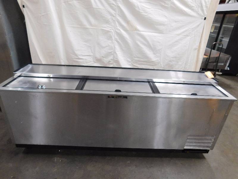 lot 31 image: True 8 Foot Slide Top Bottle Box - Working