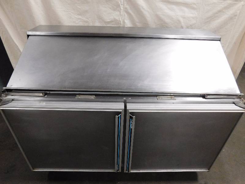 lot 36 image: Silver King 5 Foot Mega Top Prep Table