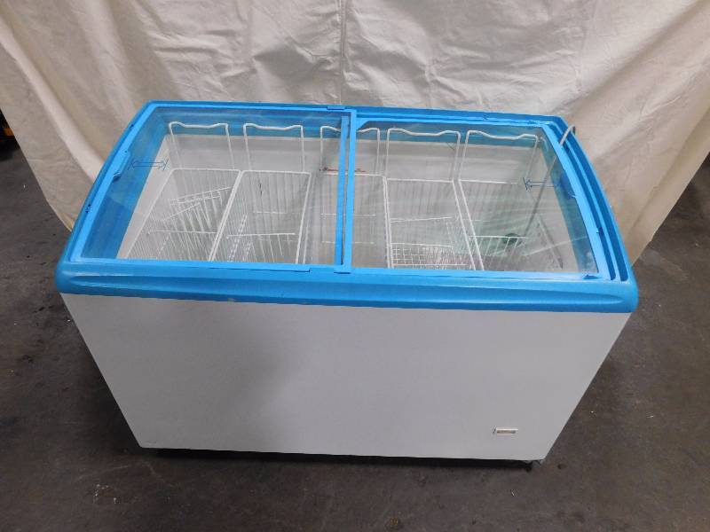 lot 50 image: AHT Blue Bunny Commercial Freezer