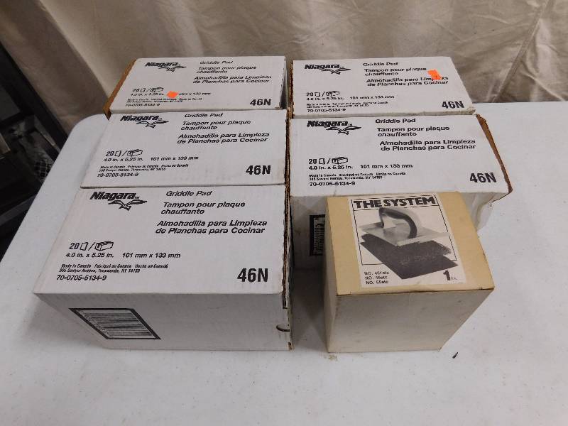 lot 64B image: Lot of Niagara Scouring Pads and The System Handle