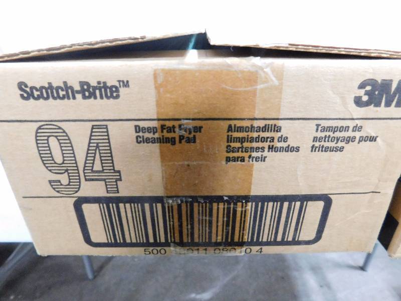 lot 79 image: Scotch Bright Deep Fryer Pads