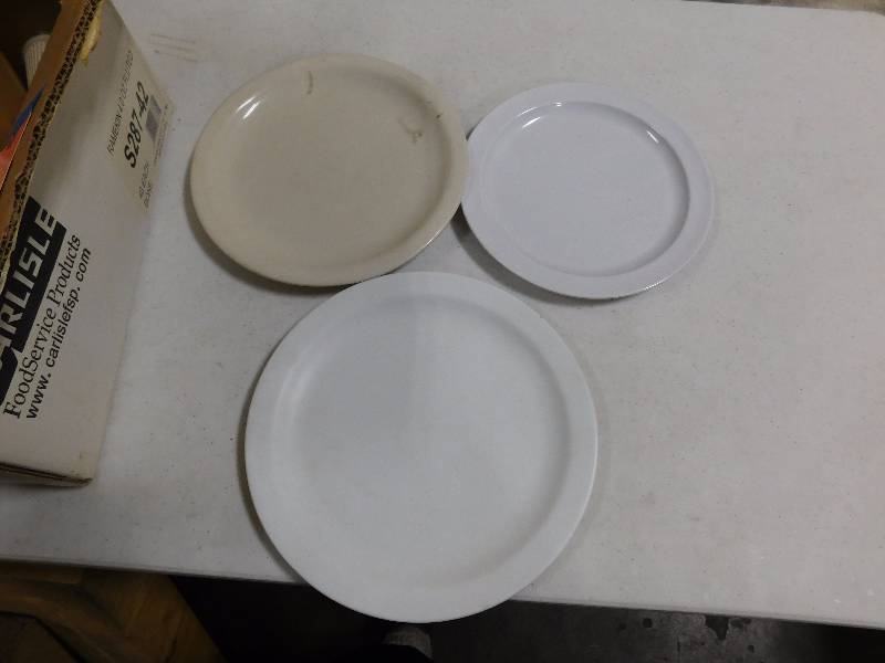 lot 107 image: Lot of Ceramic Ramekins and Saucers