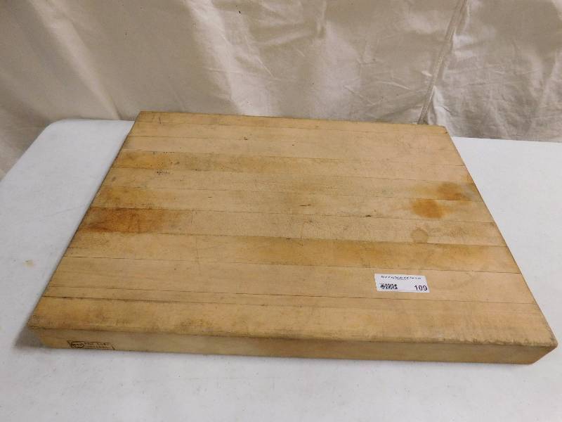lot 109 image: Pro-Chef Butchering Board