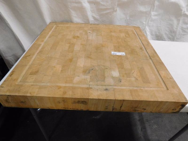 lot 110 image: Pro-Chef Butchering Board