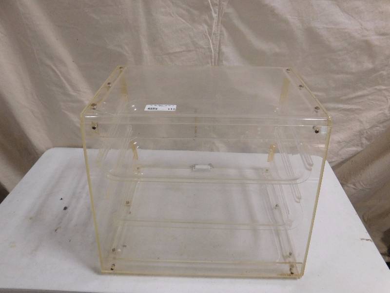 lot 115 image: Clear Pastry Shelf