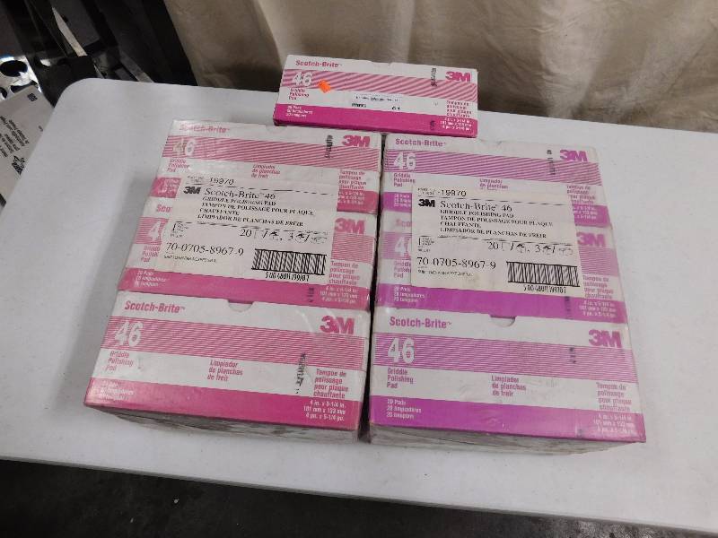 lot 61B image: Lot of Scotch-Brite Griddle Polishing Pads