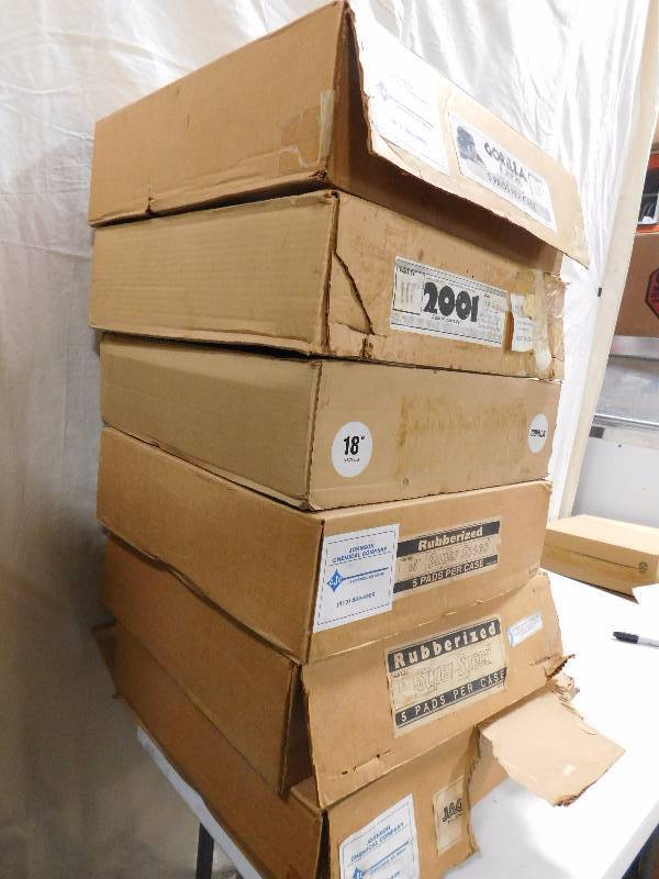 lot 122I image: Lot of 18 Floor Pads