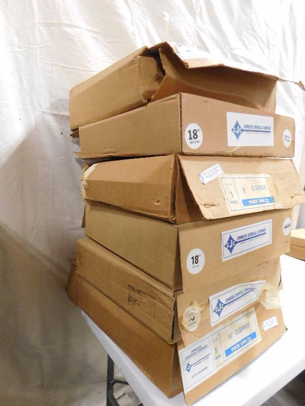 lot 122J image: Lot of 18 Floor Pads