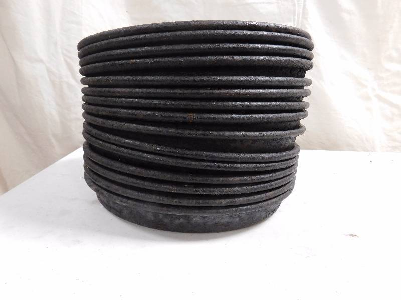 lot 127 image: Lot of Pizza Pans