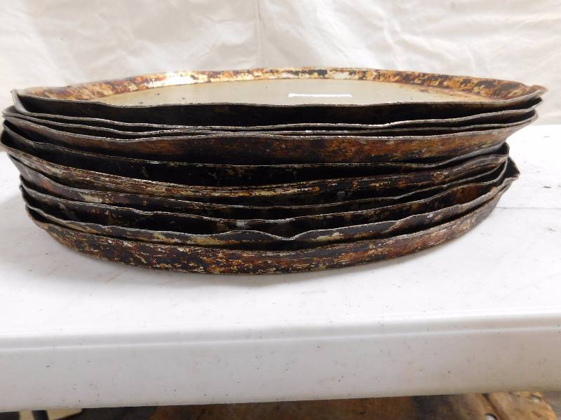 lot 136 image: Pizza Pans