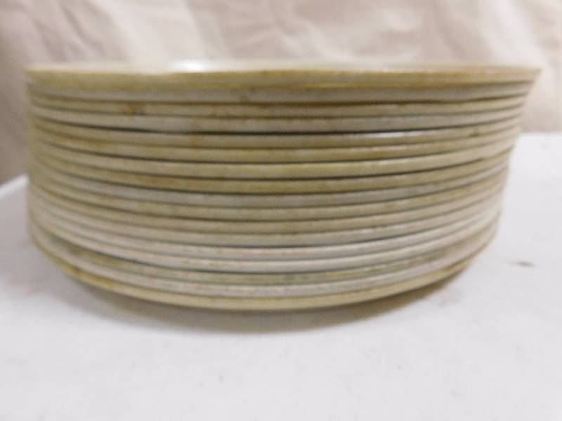 lot 124B image: Lot of Plastic White Trays