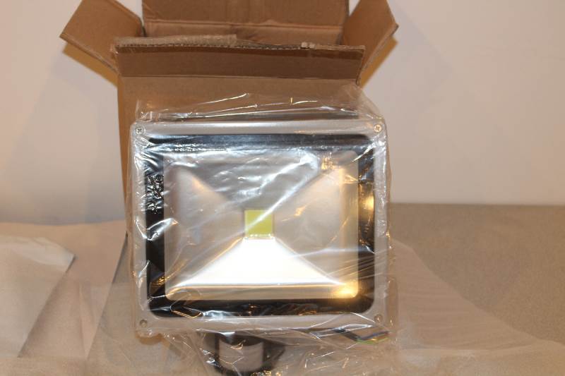 lot 4000 image: Led 30 Wats Flood Light