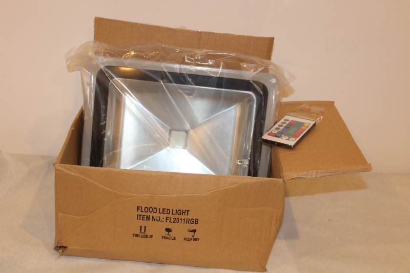 lot 4004 image: Led 50 Wats Flood Light With Remote control
