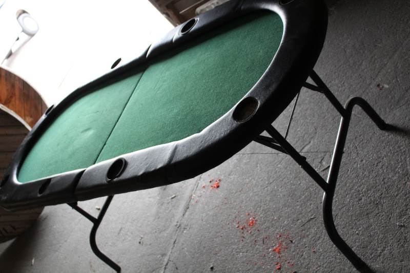 lot 4032 image: Poker Table