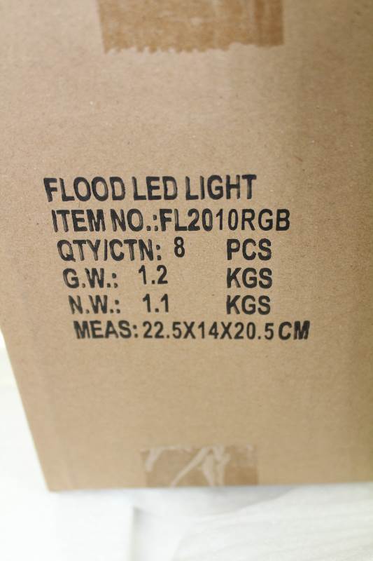 lot 4052 image: Led 30 Wats Flood Light with remote