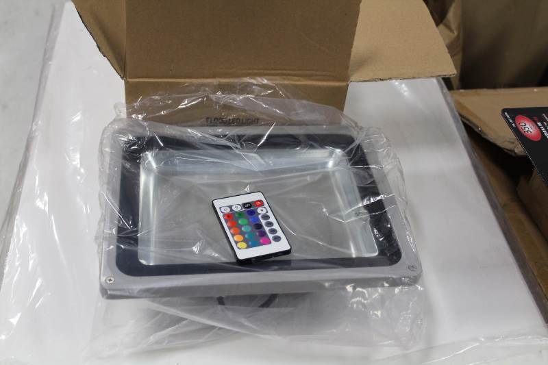 lot 4061 image: Led 50 Wats Flood Light With Remote control