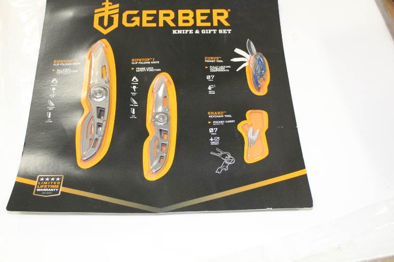 lot 4067 image: Gerber Knive Set