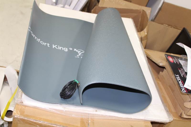 lot 4071 image: Static Mat