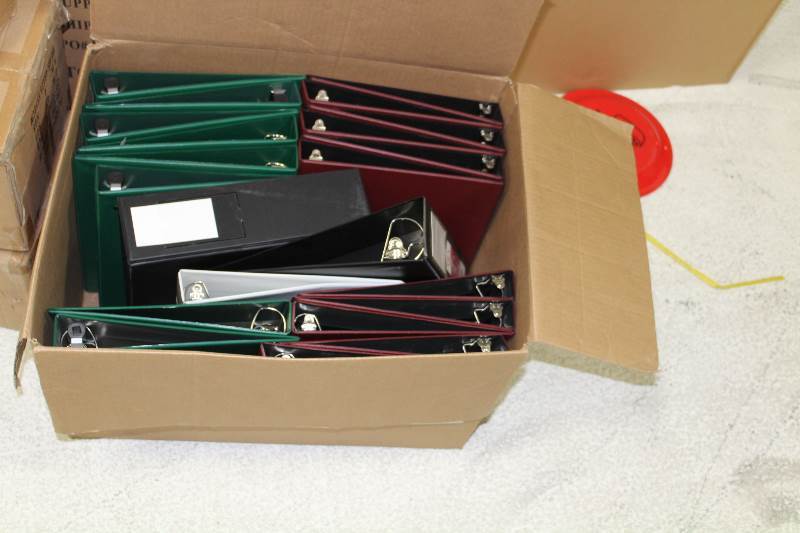 lot 4077 image: Avery Folders