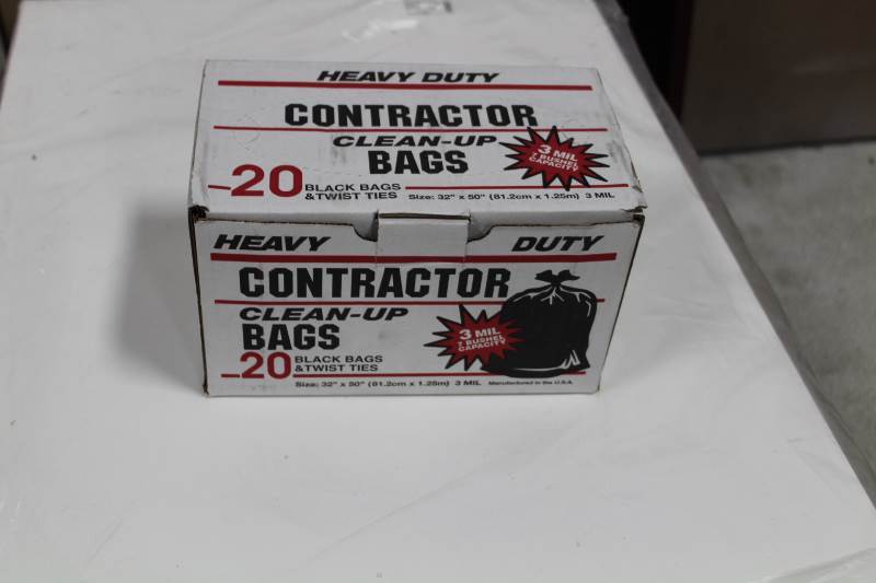 lot 4100 image: Contractor Bags
