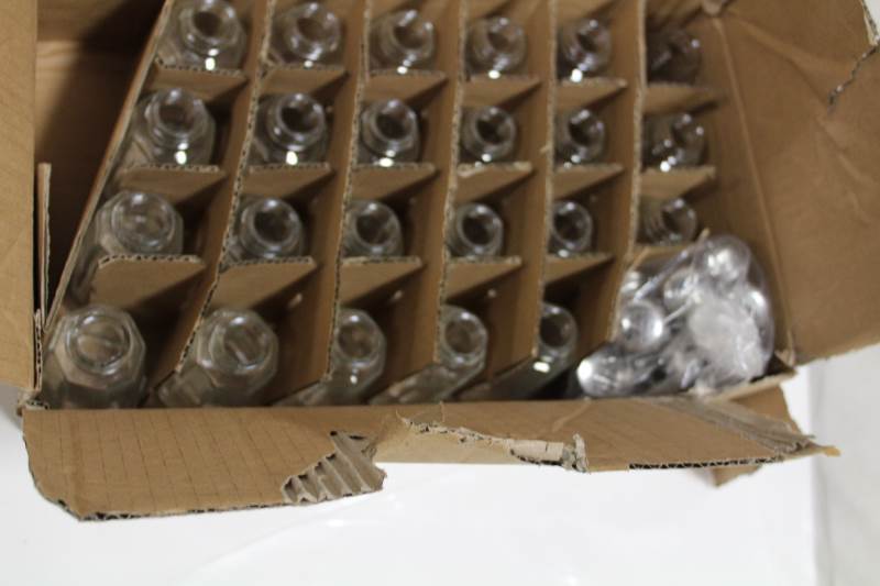 lot 4102 image: salt and pepper shakers