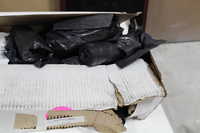 lot 4107 image: can liners