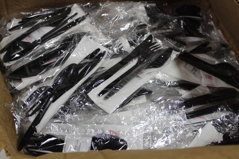 lot 4109 image: Knife an fork set with napkin