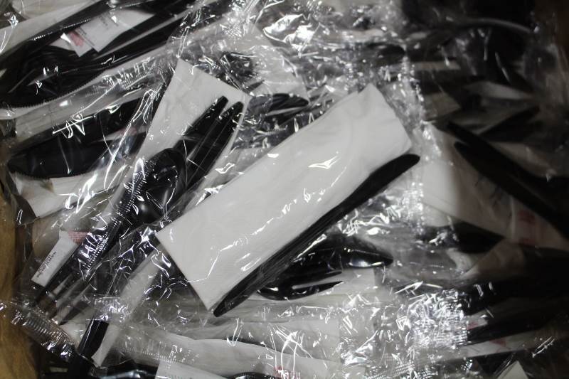 lot 4110 image: Knife an fork set with napkin