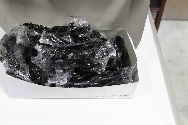 lot 4111 image: Safety Glass