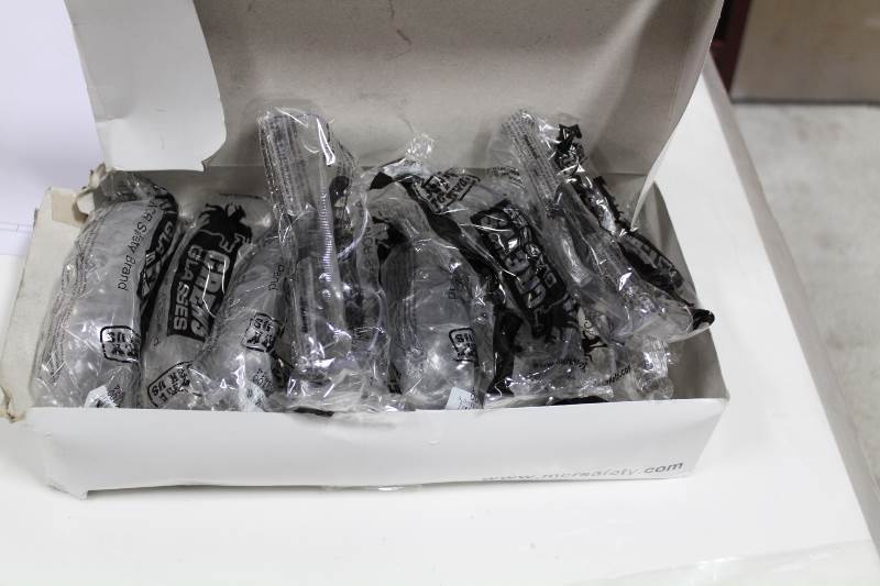 lot 4112 image: Safety Glass