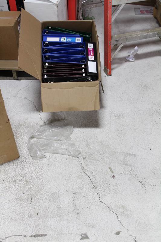 lot 4118 image: Avery Folders