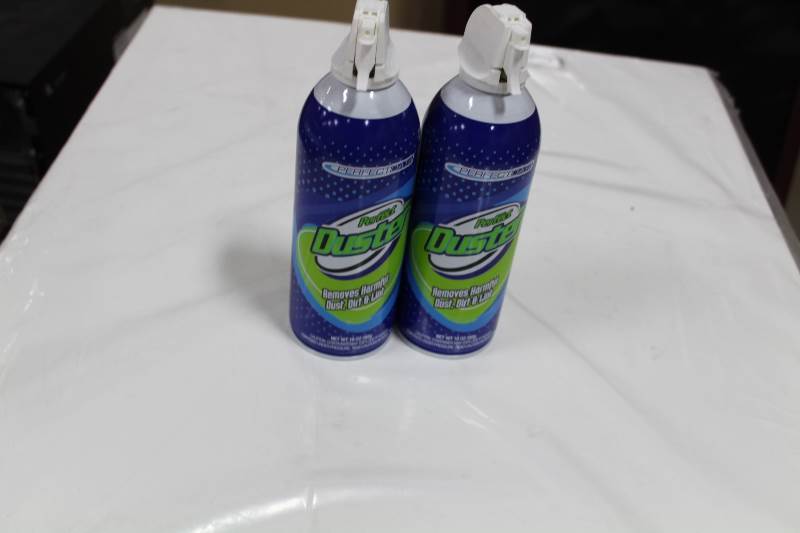 lot 4121 image: Perfect Duster