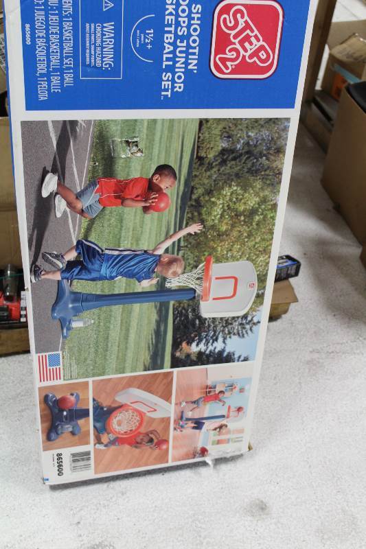 lot 4122 image: Step 2 Basketball set