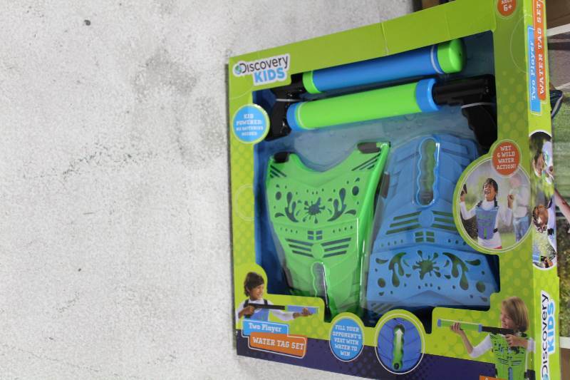 lot 4124 image: Discovery Water Gun