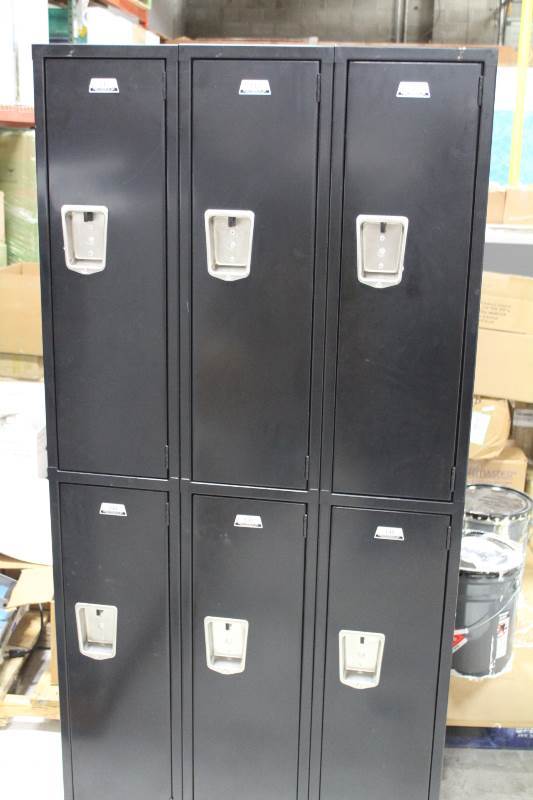 lot 4141 image: Lockers