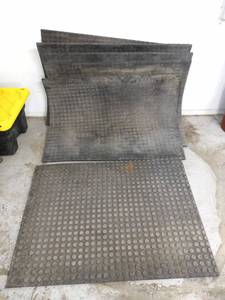 lot 310 image: Lot of Six, 4ft x 3ft x .75 Thick Rubbermaid Floor Mats
