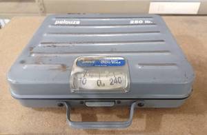 lot 322 image: Pelouze Heavy Duty Utility Scale 250 lbs Capacity w Carry Handle