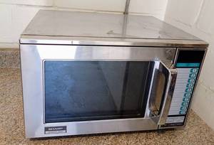lot 328 image: Sharp R-23GT Commercial Microwave Oven, 1600 Watts of Power Works Great