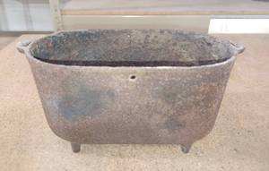 lot 333 image: Vintage H.B.-84 Cast Iron Ham Broiler
