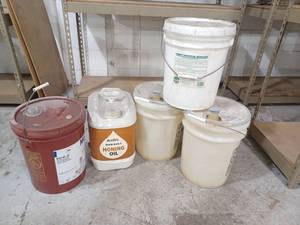 lot 337 image: Lot of 5 Empty 5 Gallon Buckets