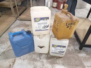 lot 339 image: Lot of 5 Empty 5 Gallon Jugs