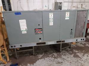 lot 353 image: Ruud Commercial Series Air Conditioner RLKA-A085DL