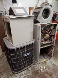 lot 354 image: Air Conditioning System - As is